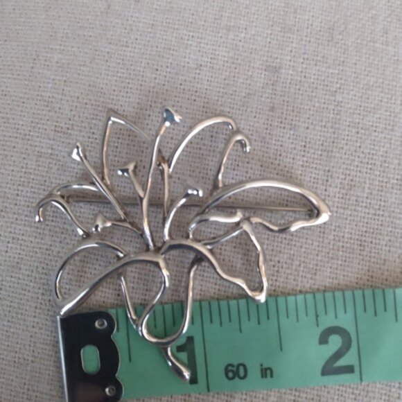Tiffany & Co. Sterling 925 vintage bean flower brooch. Marked 1985. - Picture 3 of 4